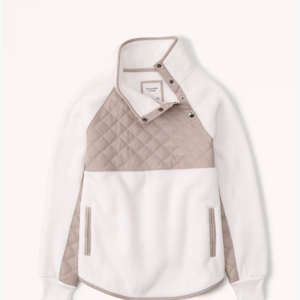 ABERCROMBIE AND FITCH ASYMMETRICAL BUTTON FLEECE. SIZE M. EXCELLENT CONDITION.